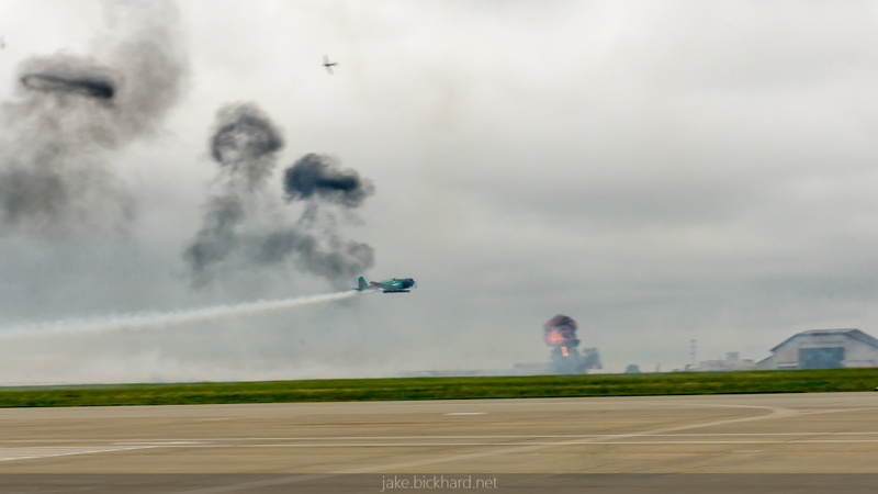 Illustration for article titled Airshow flying pics